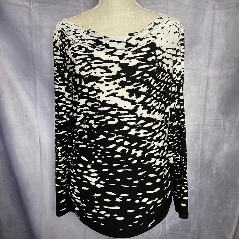 DANA BUCHMAN LONG SLEEVE KNIT TUNIC ANIMAL PRINT SIZED M